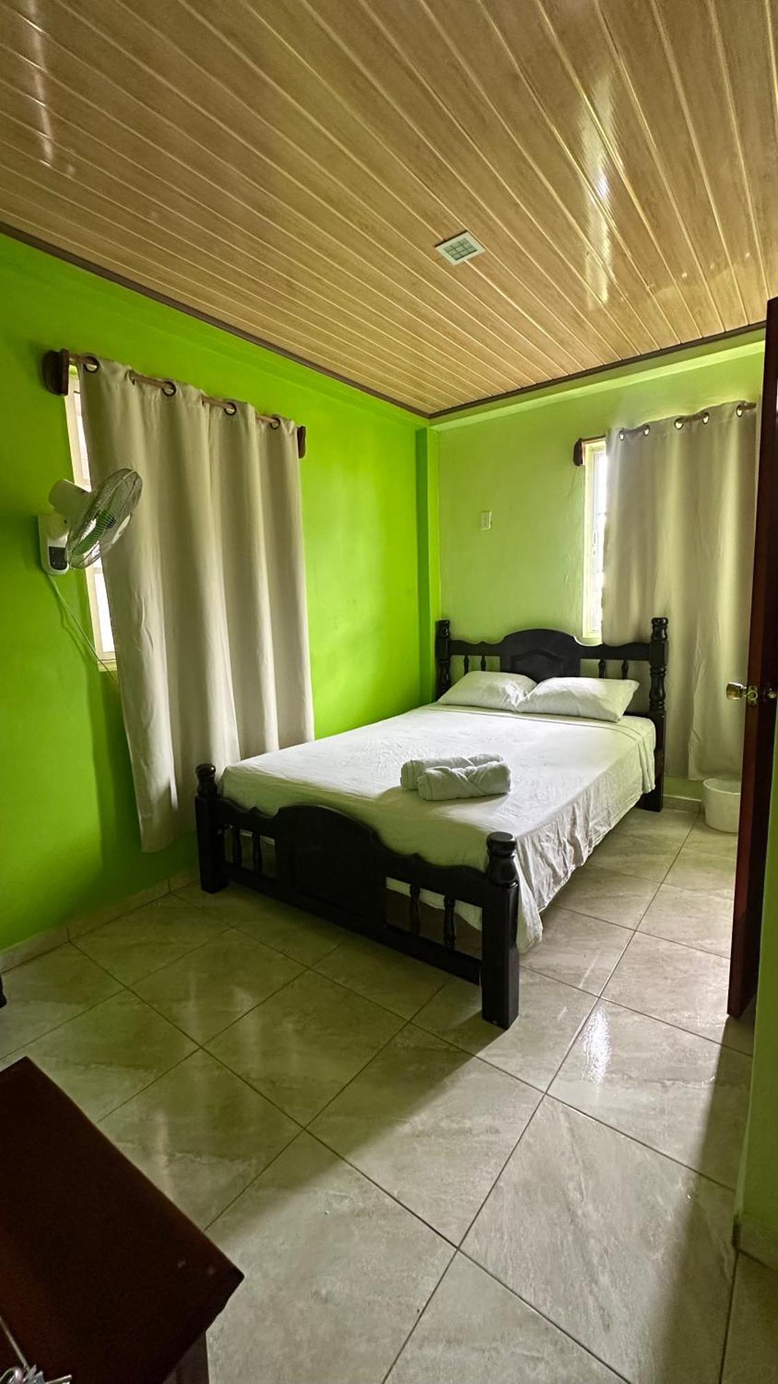 Hotel Caribbean View Бастиментос Экстерьер фото